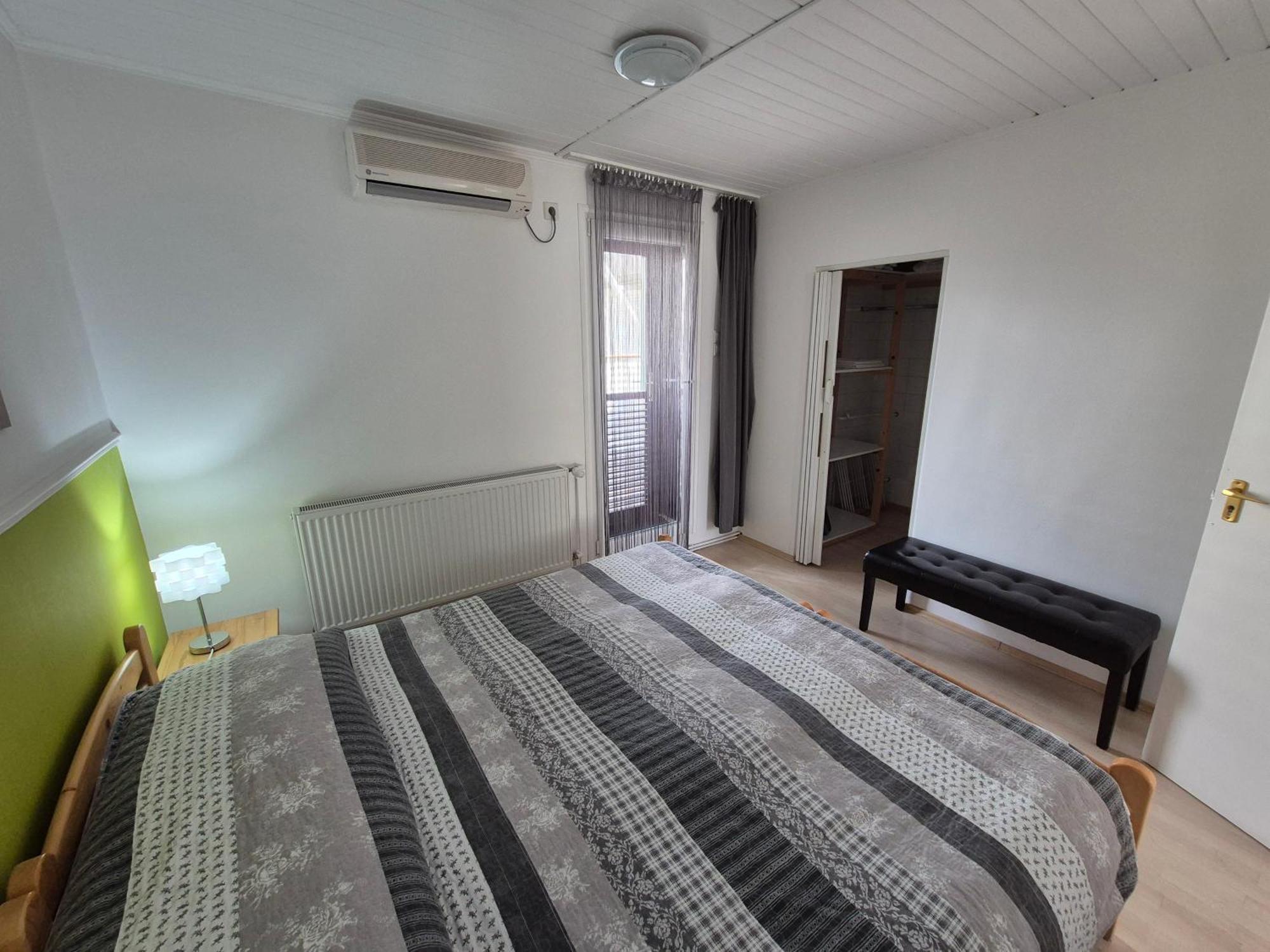 Roxanna Apartman Gyula Exterior foto