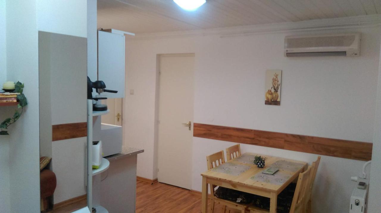 Roxanna Apartman Gyula Exterior foto