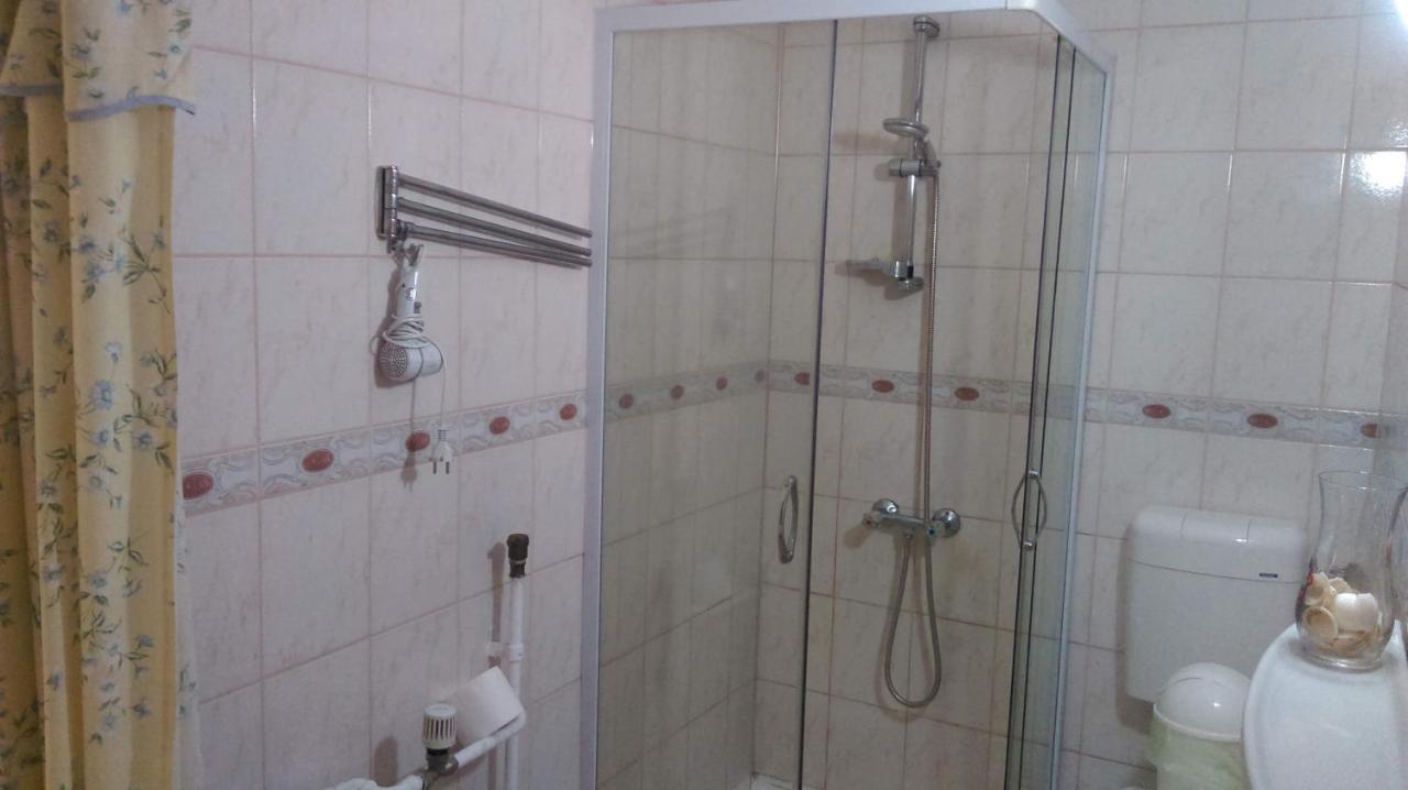 Roxanna Apartman Gyula Exterior foto